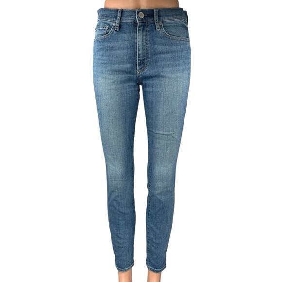 Gap 1969 True Skinny Women's Blue Mid Rise Medium Wash Denim Jeans Size 28S - Picture 1 of 6